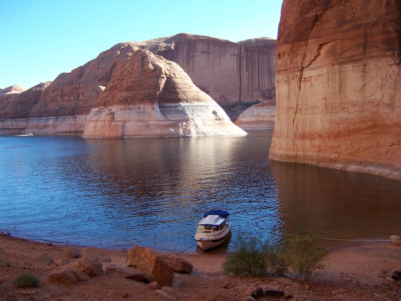 C-Swell on the beach in Reflection Canyon 9-24