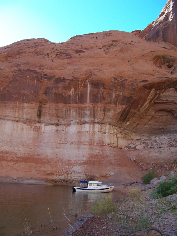 C-Swell on the beach in Reflection Canyon 9-24