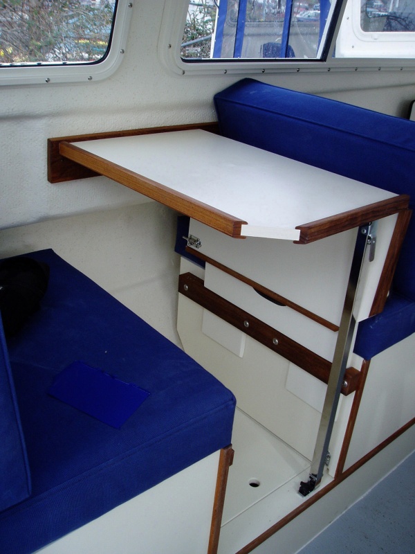 (CatyMae n Steve) Corner cut and forward-facing seat