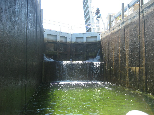 Cheboygan River Lock emptying
