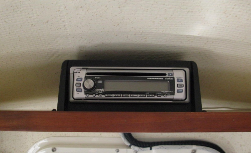 Clarion stereo - AM,FM,CD,Sirius-XM