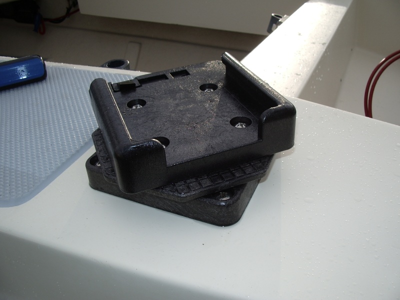 Close-up of dual base.