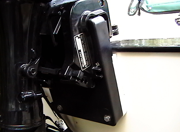 Closeup of Garelick 71074 mounting pad.  Starboard pad used to shim mount to transom.