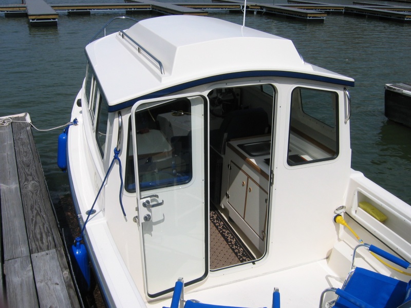 Cockpit & cabin view