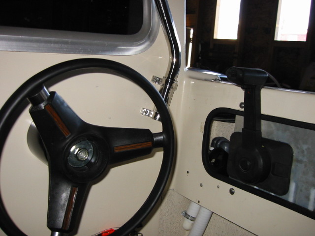 Cockpit helm on Snoopy-C...Now dual helm hydraulic steering