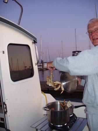 Cooking a pot of crab (given to us by Rick Ross on a Tom Cat)our last night.
Cap Santee