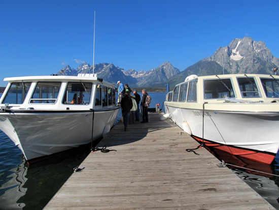Cruise boats on Elk Island