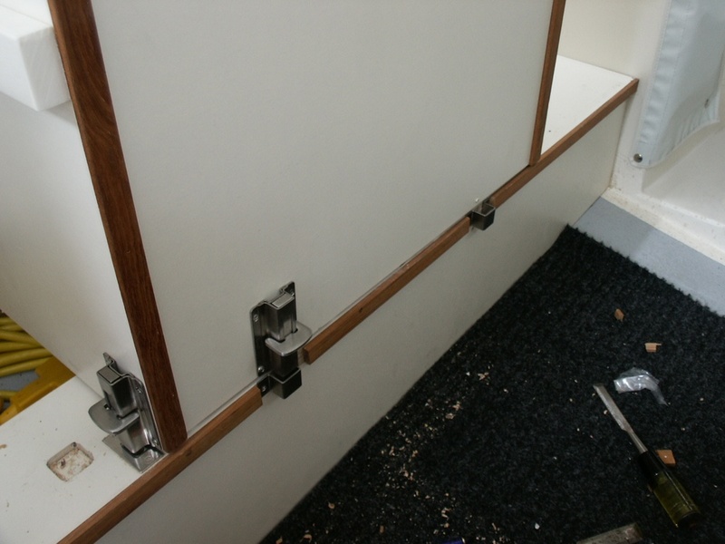 (Da Nag) Sugatsune KR-75 slide latches - seat facing forward. Click photo for larger pic and install description.