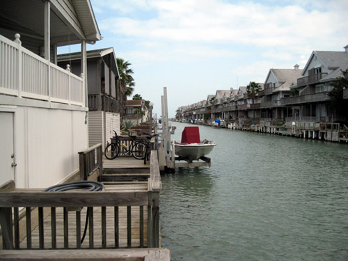 Damn, that dock looks empty