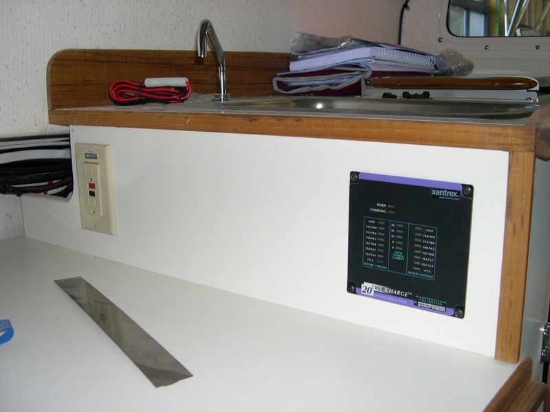 (DaveS) "Da New Da Nag" Remote display panel and 110 outlet. (3/9/04).