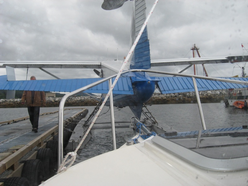 DeHaviland Beaver ahead of Kerri On at Port McNiell