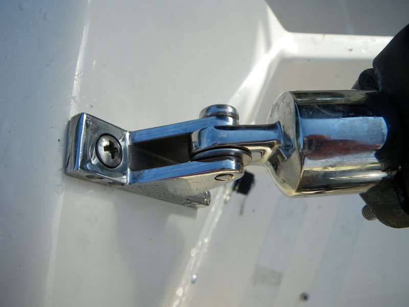 detail of transom bar attachment