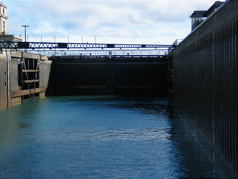 Downbound lock filling