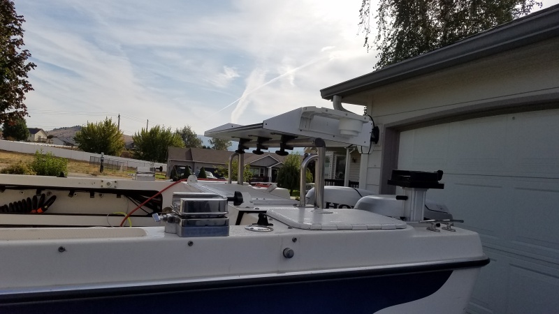 Downrigger mount spacing