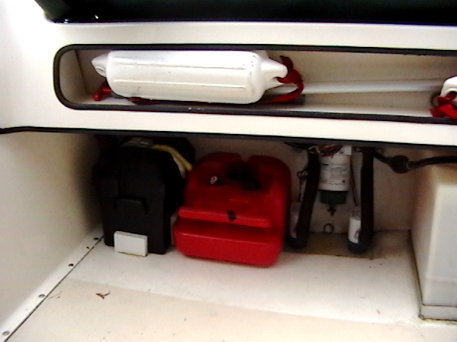 Dual bilge pumps and 3 gal tank for kicker.
