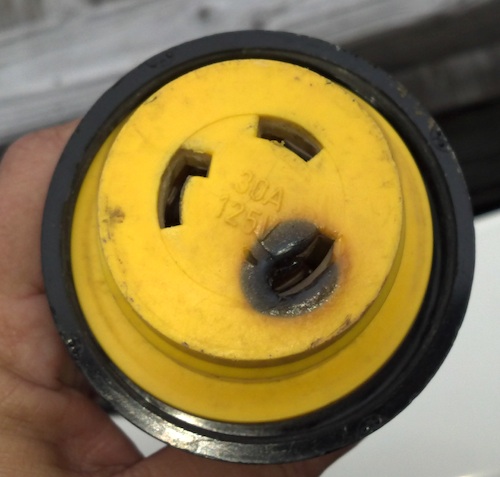 Electric plug arced