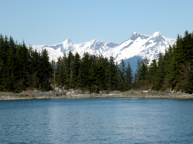 Entrance disappears into the scenery