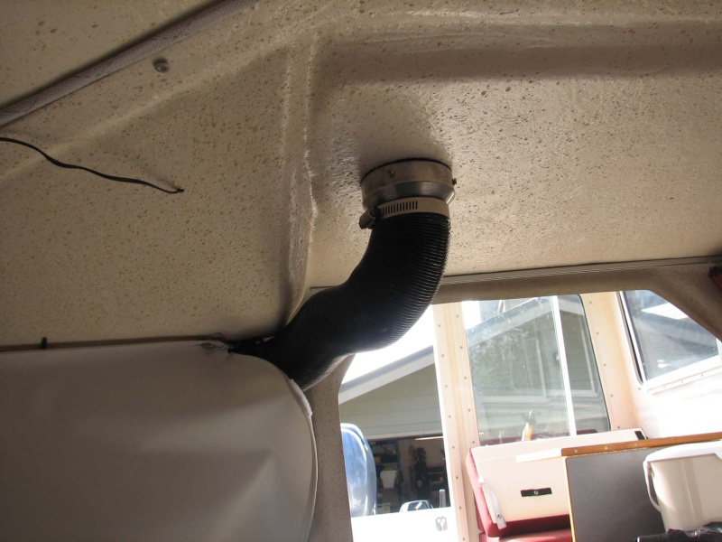 Espar vent for windshield
