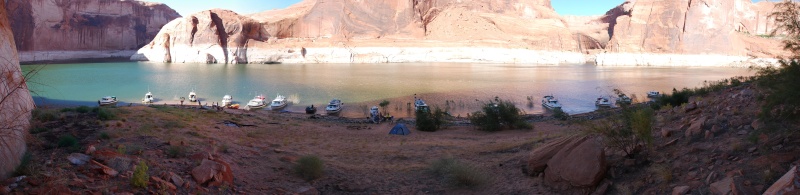 Explorer Canyon boat group panorama 2009