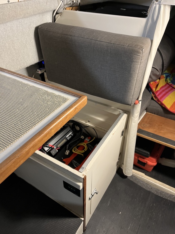 External monitor for DC-DC "Kisae" Charger is inset in cabinet