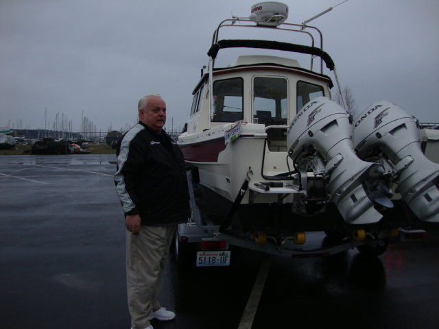Feb 2010 Blaine, WA
Meeting up with Harry from Canada. He's taking the 22CD to a boat dealer on Vancouver Island.