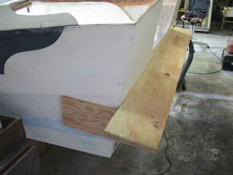 feb. 2011 037 temporary "strong-back" straight edge to support "flexy tranny"