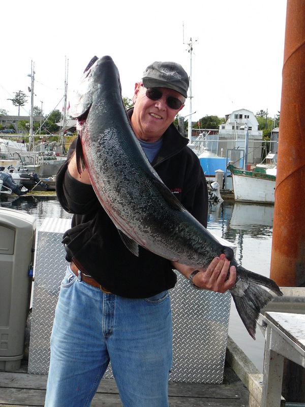 Fishing buddy Lyndon with 36lb chinook