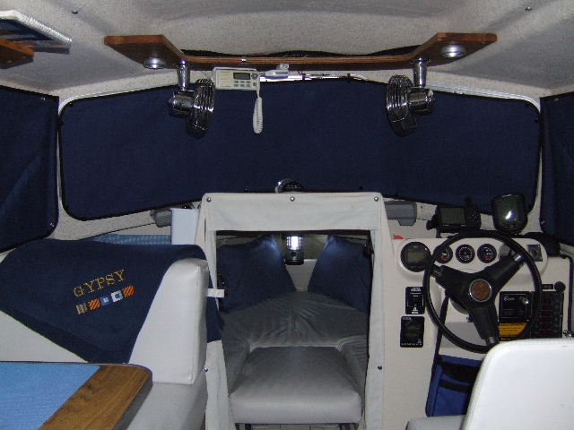 forward cabin w/ curtain