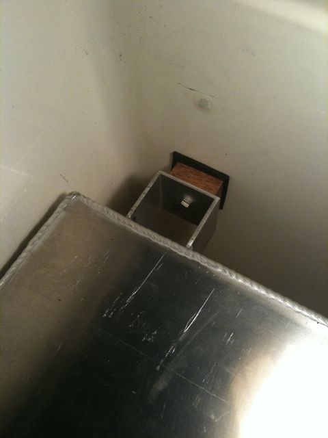 forward support: 1/4" bolt thru 2" sq. al. tube, oak block, rubber