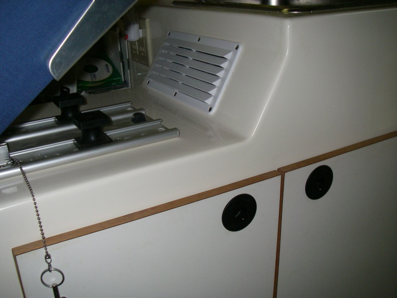 freezer hot air top vent