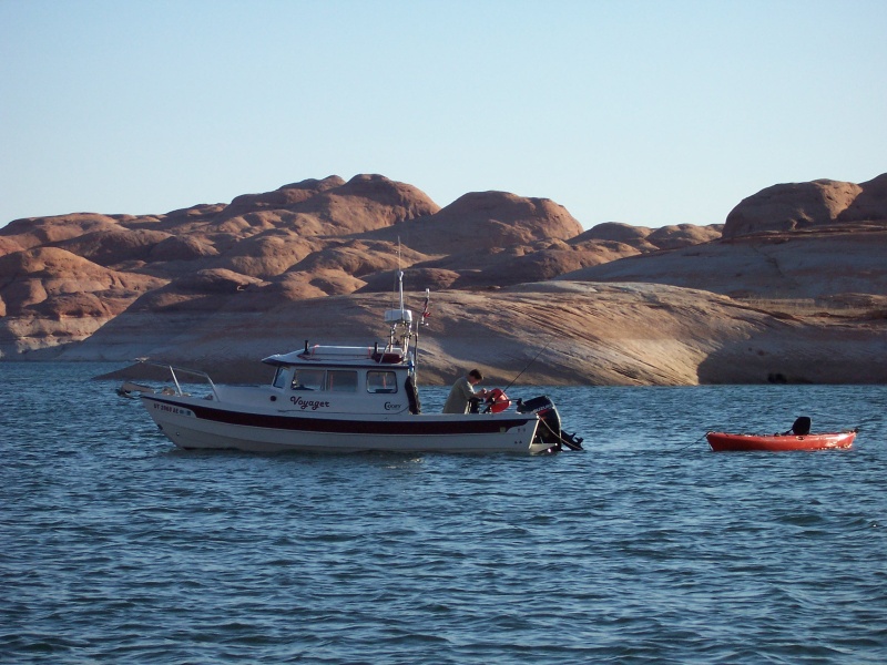 Fri 4/19 Jody on Voyager topping off fuel tanks after his run down from Bullfrog to Oak Canyon Bay where we anchored and spent the night.