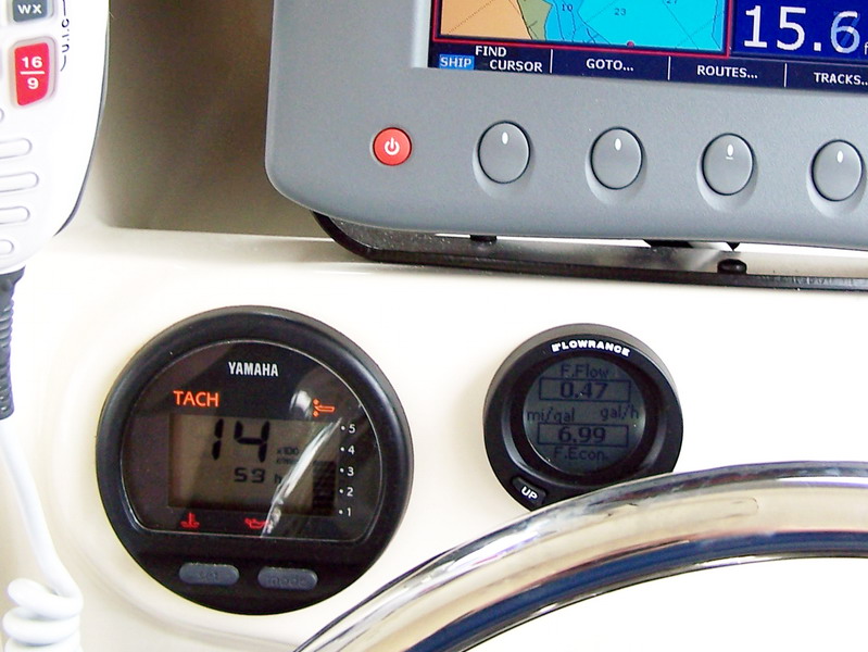 Fuel flow and MPG on the same gauge