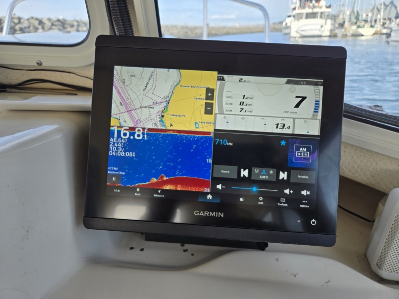 Garmin 8610xsv unit.  I paid for the upgrade to pull engine data, including MPG, FLow and fuel usage per trip as displayed on the Yamaha interface, upper right quadrant