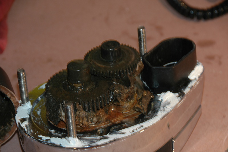 gearcase removed from baseplate 1