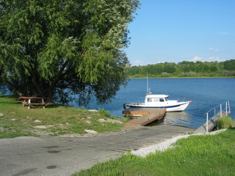 Goofy floating pier at Manistee Lake. Starboard is 6 feet deep, port 28 feet deep.