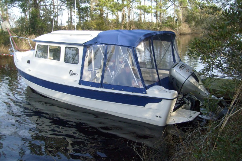 Green Creek, Pamlico County, NC (23JAN10)- Look closely and you can see "The Captain"