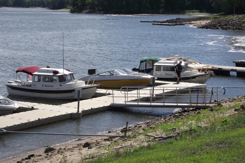 Guttenberg lunch docks