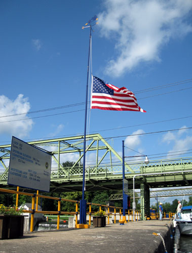 Half mast flag at lock