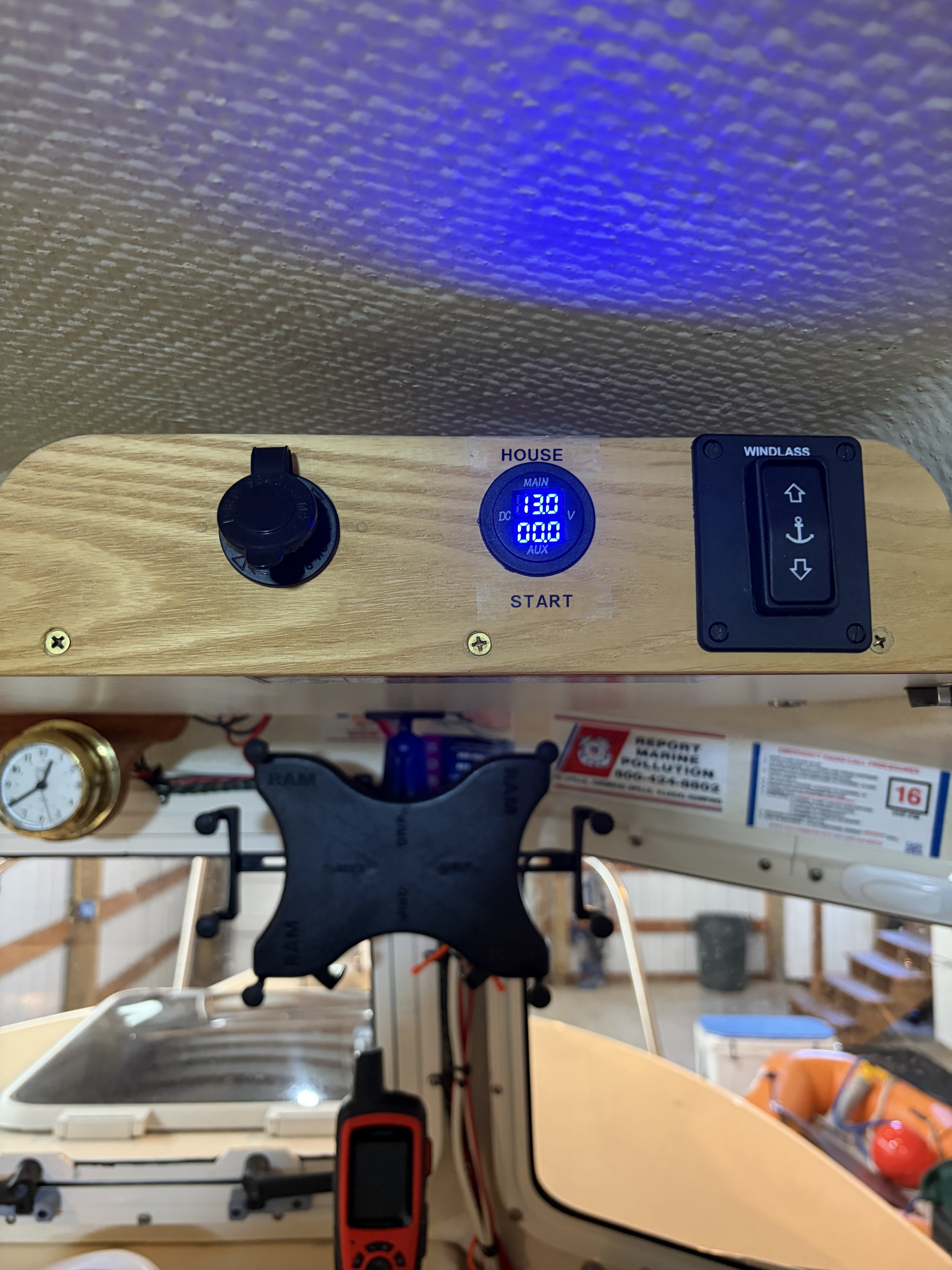 Helm overhead shelf