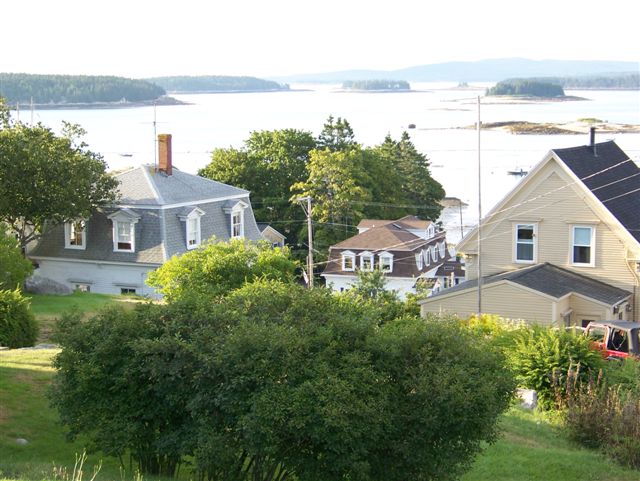 High tide in Stonington. This was once the center of granit quarries supplying stone for many famous government buildings.