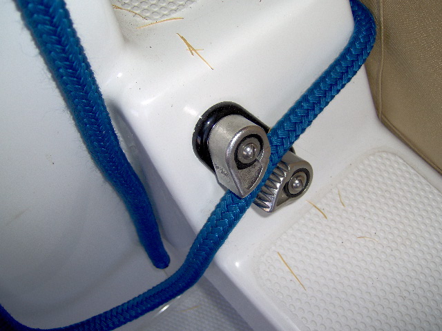 Holds bow dock line