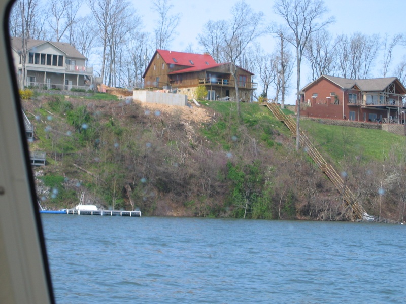 Homes on Kentucky Lake shoreline