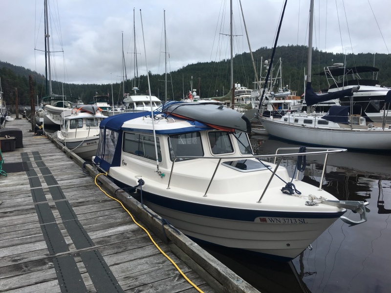 It is nice to cruise with a buddy who knows how to sweet talk a marina operator into letting us sneak into the locals dock for a couple nights!