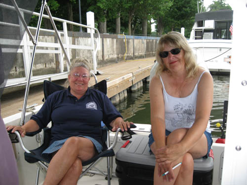 Joan and Jan in Wild Blue's cockpit