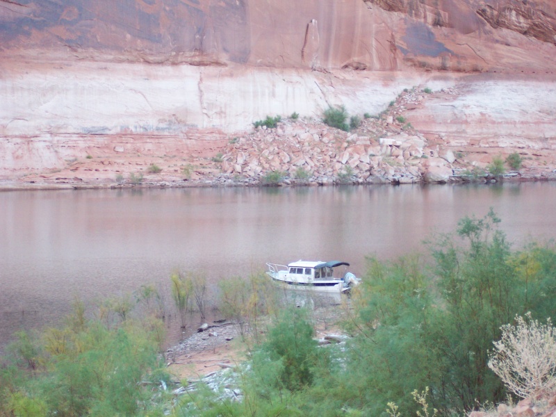 Jody anchored at Explorer Canyon in his C-Dory 22 9-26
