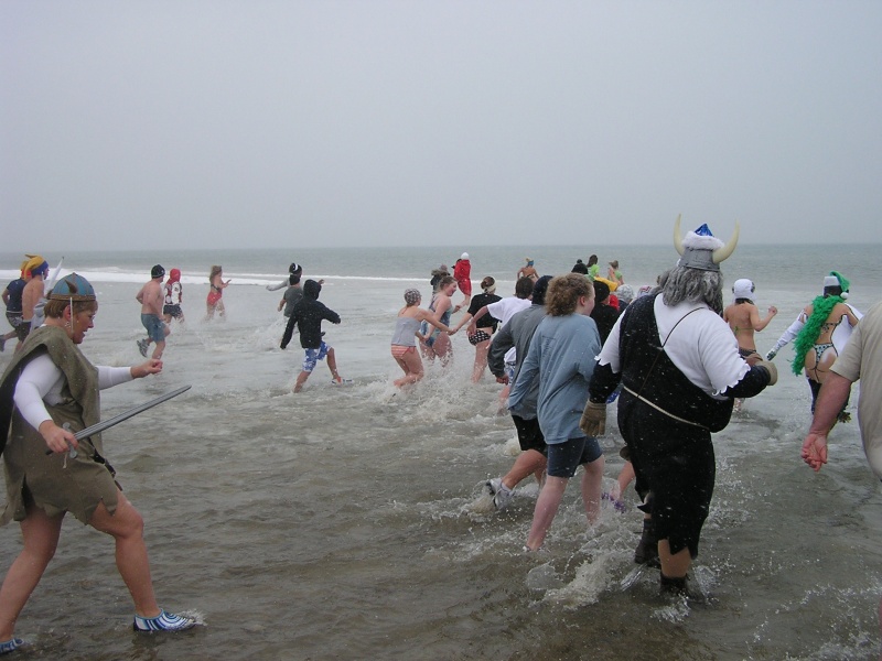 Kiwanis Polar Bear Plunge 2008
Temp Mid 20's with water at 33
