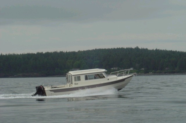 Knotty C running shot on the way to Stuart Island (Picture by Bess-C, Thank you!)