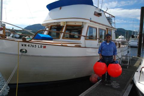 Larry says "they've got to be bigger up here" Ketchikan Alaksa 2007