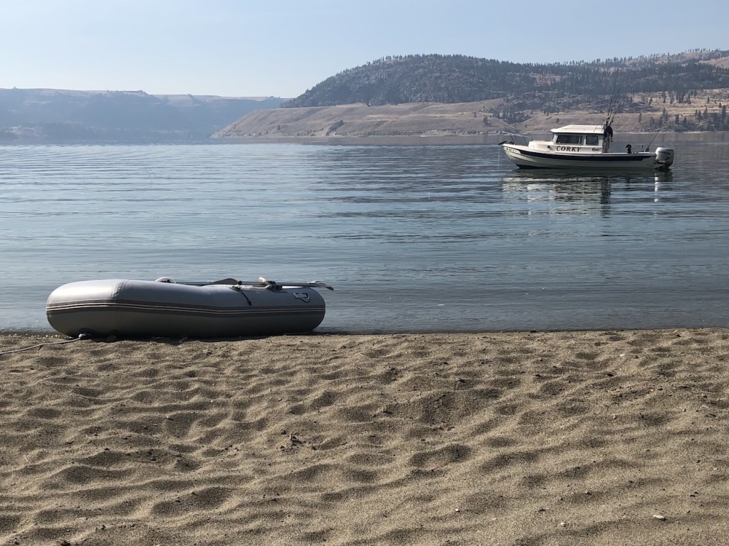 Light weight dinghy on the beach