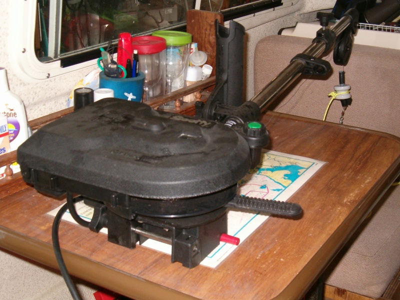 Like new Scotty Depth Power Electric gurdie that extends to 5 feet.